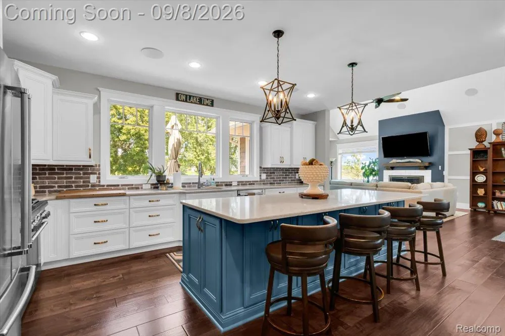 16128 Silvercrest Drive Fenton City, MI 48430