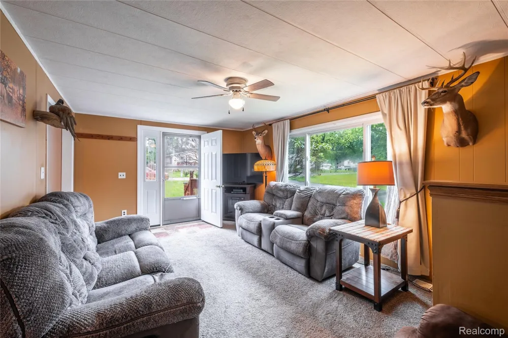 535 Snyder Road Highland Charter Township, MI 48357