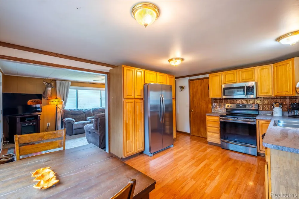 535 Snyder Road Highland Charter Township, MI 48357