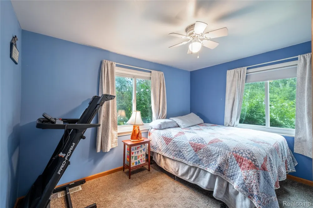 535 Snyder Road Highland Charter Township, MI 48357