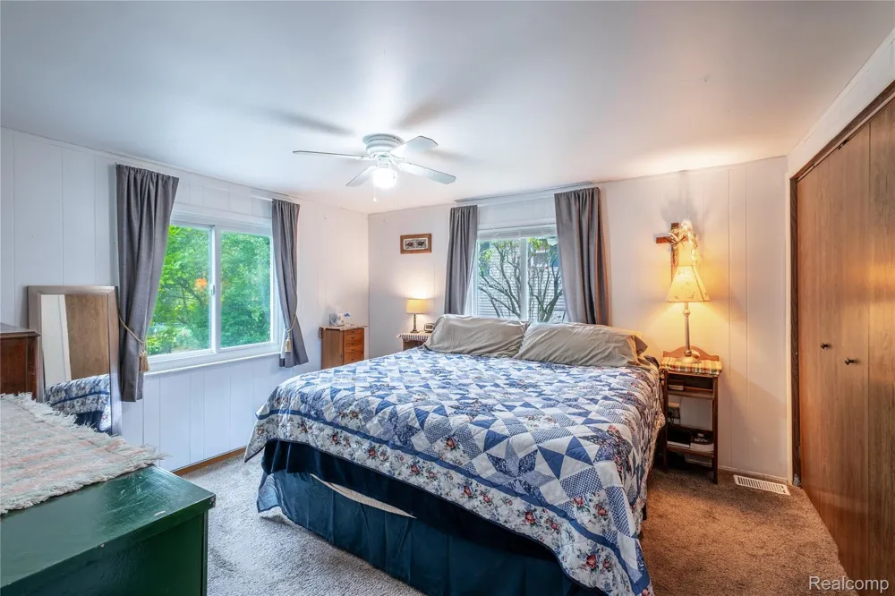 535 Snyder Road Highland Charter Township, MI 48357