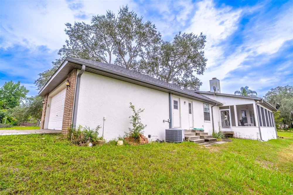 2366 SALEM DRIVE Deltona, FL 32738