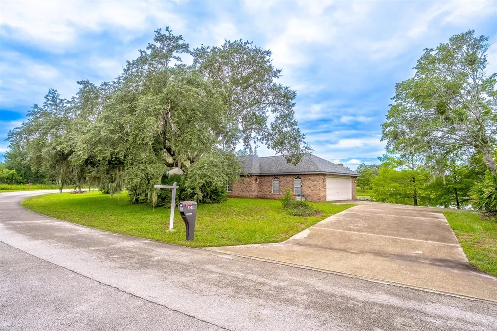 2366 SALEM DRIVE Deltona, FL 32738