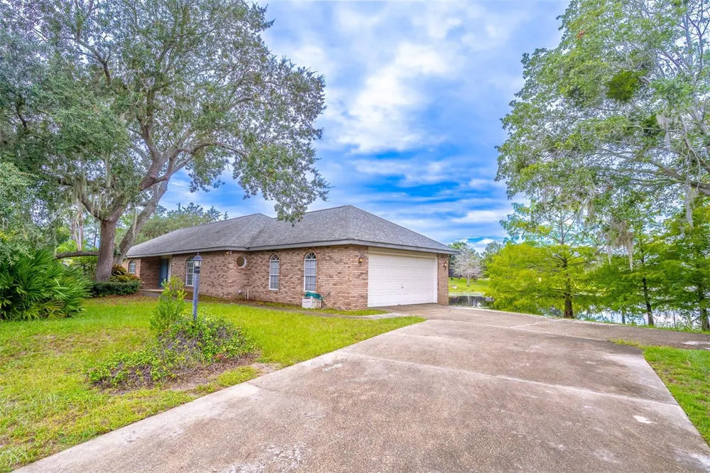 2366 SALEM DRIVE Deltona, FL 32738