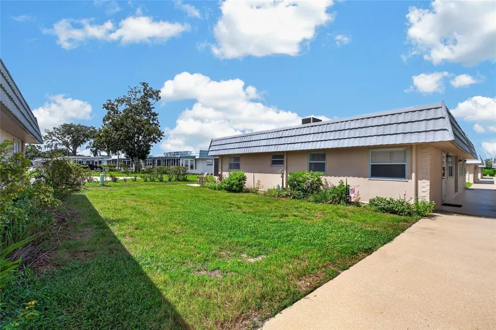 1802 BEDFORD TERRACE #180 Sun City Center, FL 33573