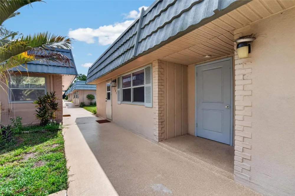 1802 BEDFORD TERRACE #180 Sun City Center, FL 33573