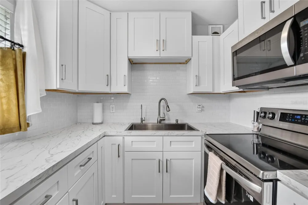 1802 BEDFORD TERRACE #180 Sun City Center, FL 33573
