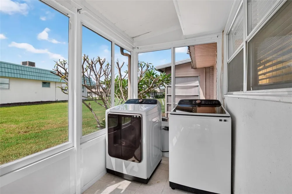 1802 BEDFORD TERRACE #180 Sun City Center, FL 33573