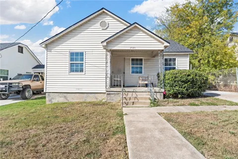 2021 Gurley Avenue