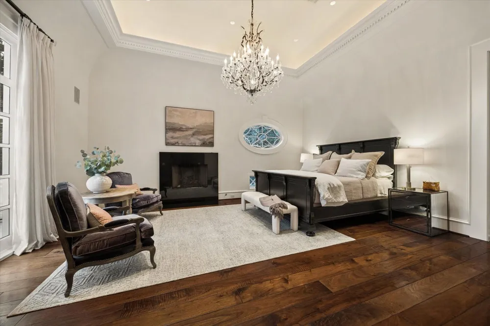 20 Sunset Boulevard Houston, TX 77005