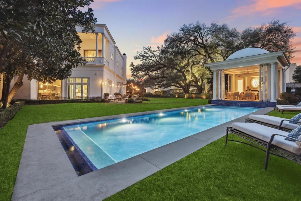 20 Sunset Boulevard Houston, TX 77005
