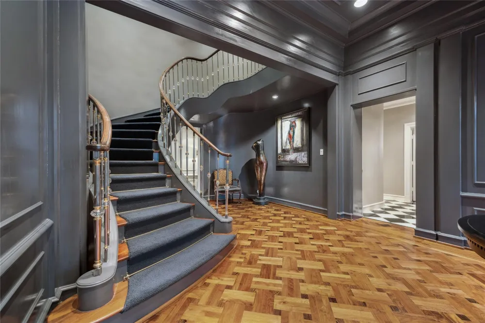 20 Sunset Boulevard Houston, TX 77005