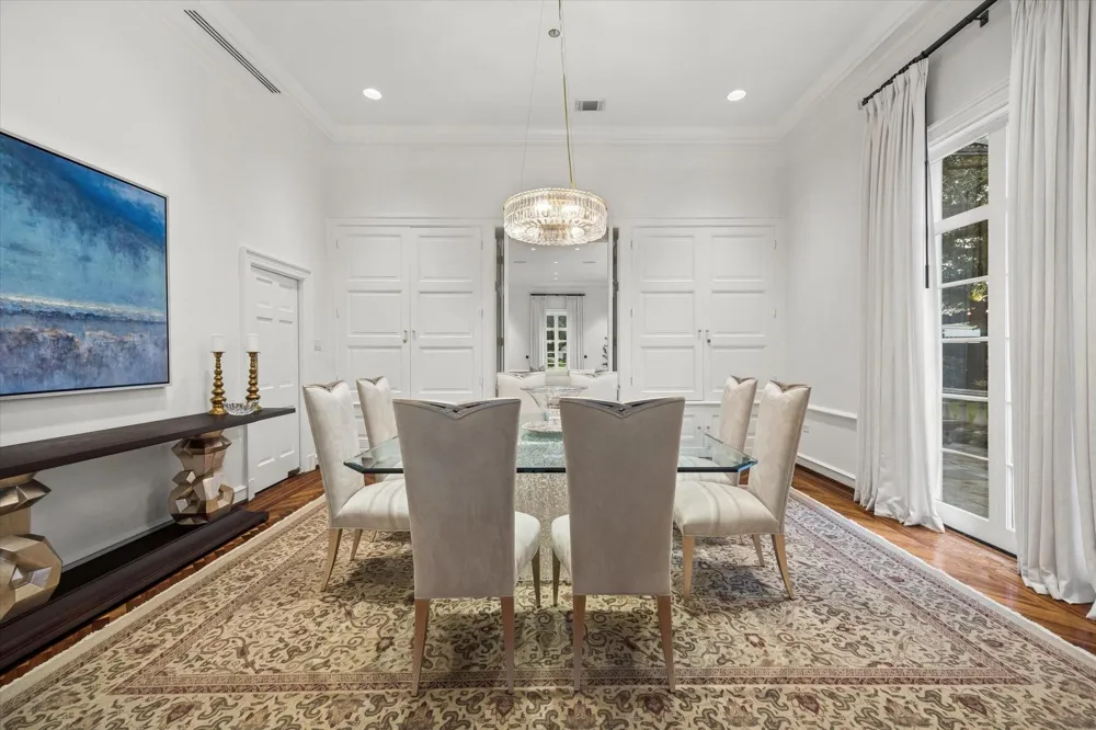20 Sunset Boulevard Houston, TX 77005