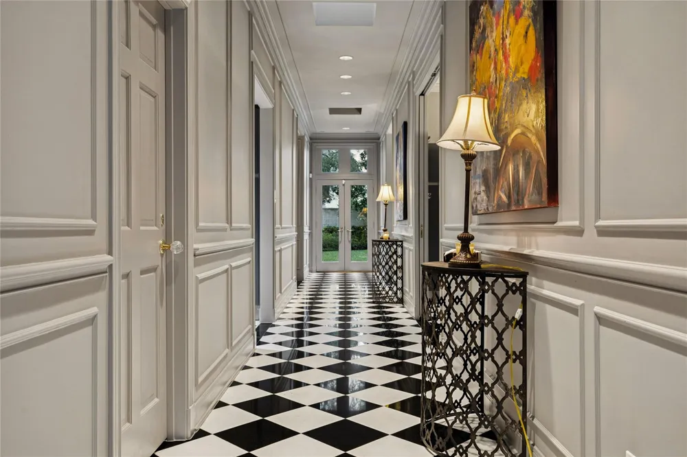 20 Sunset Boulevard Houston, TX 77005