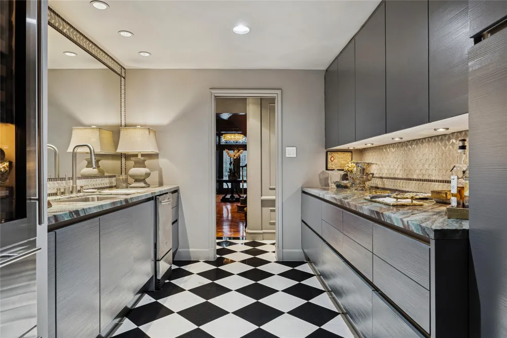 20 Sunset Boulevard Houston, TX 77005