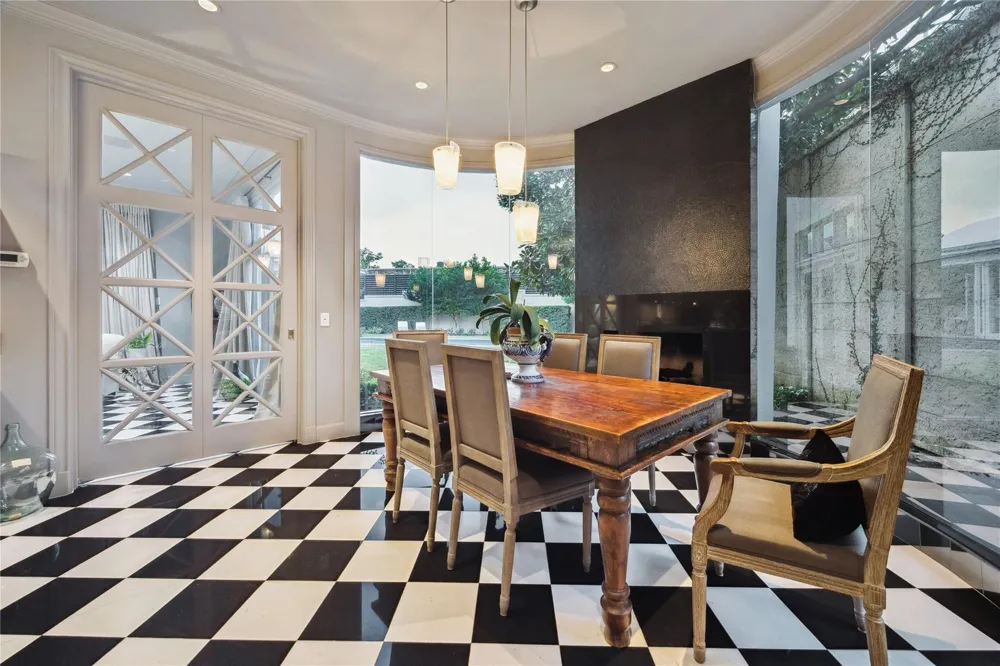 20 Sunset Boulevard Houston, TX 77005