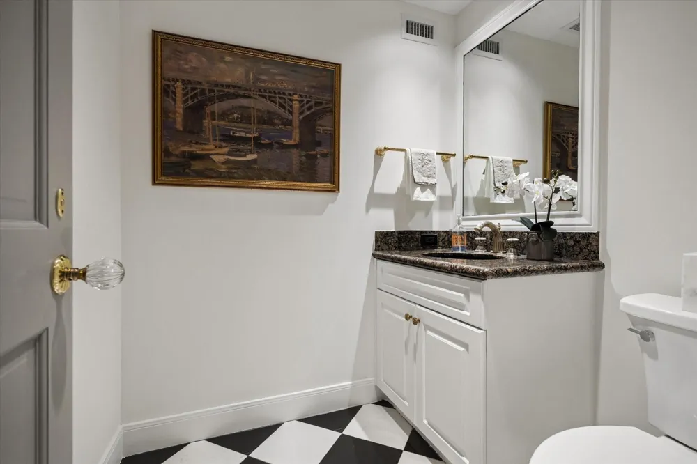 20 Sunset Boulevard Houston, TX 77005