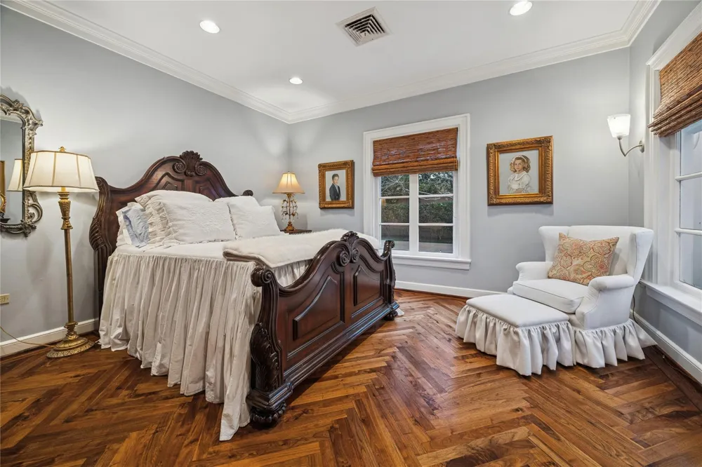 20 Sunset Boulevard Houston, TX 77005