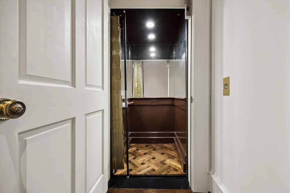 20 Sunset Boulevard Houston, TX 77005