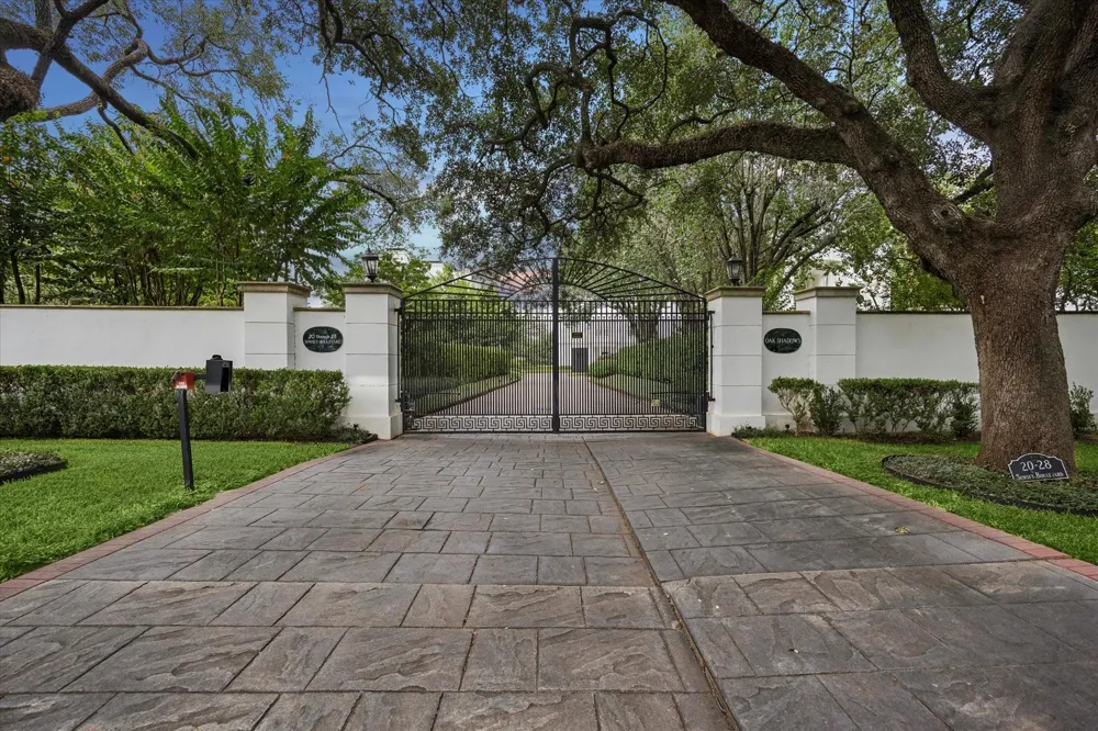 20 Sunset Boulevard Houston, TX 77005