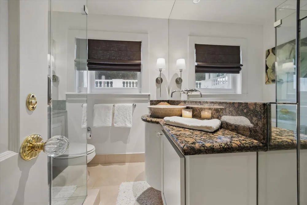 20 Sunset Boulevard Houston, TX 77005