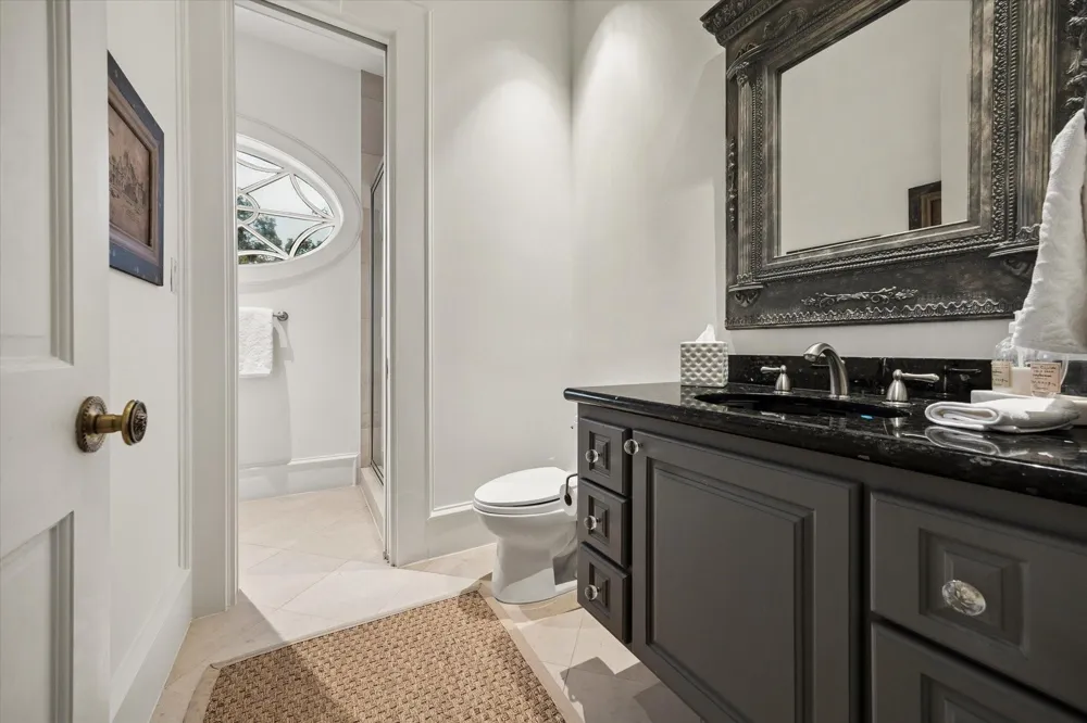 20 Sunset Boulevard Houston, TX 77005