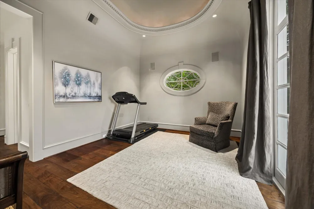 20 Sunset Boulevard Houston, TX 77005