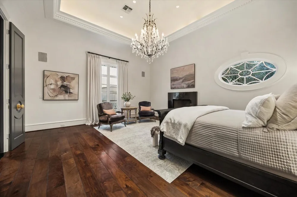 20 Sunset Boulevard Houston, TX 77005