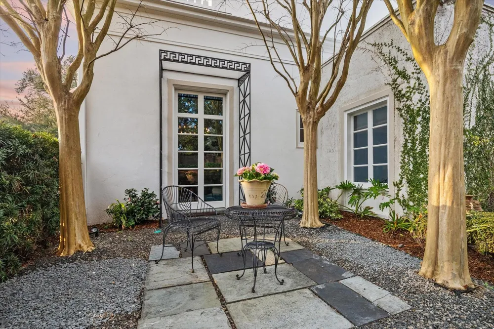 20 Sunset Boulevard Houston, TX 77005