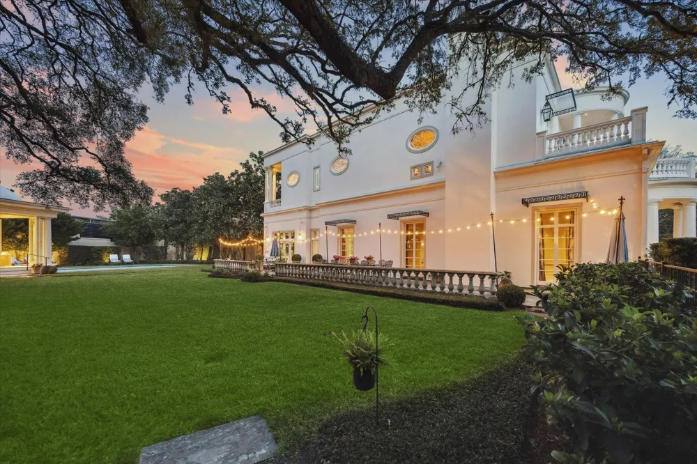 20 Sunset Boulevard Houston, TX 77005