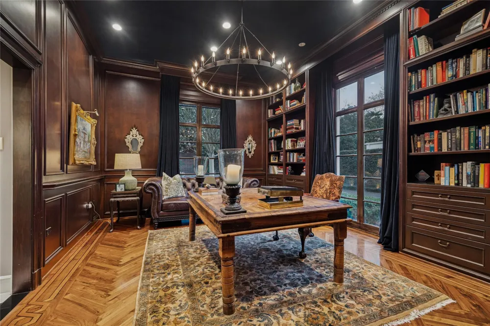 20 Sunset Boulevard Houston, TX 77005