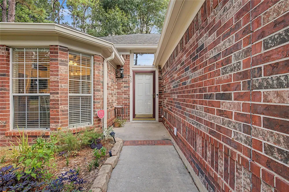 59 Laughing Brook Court The Woodlands, TX 77380
