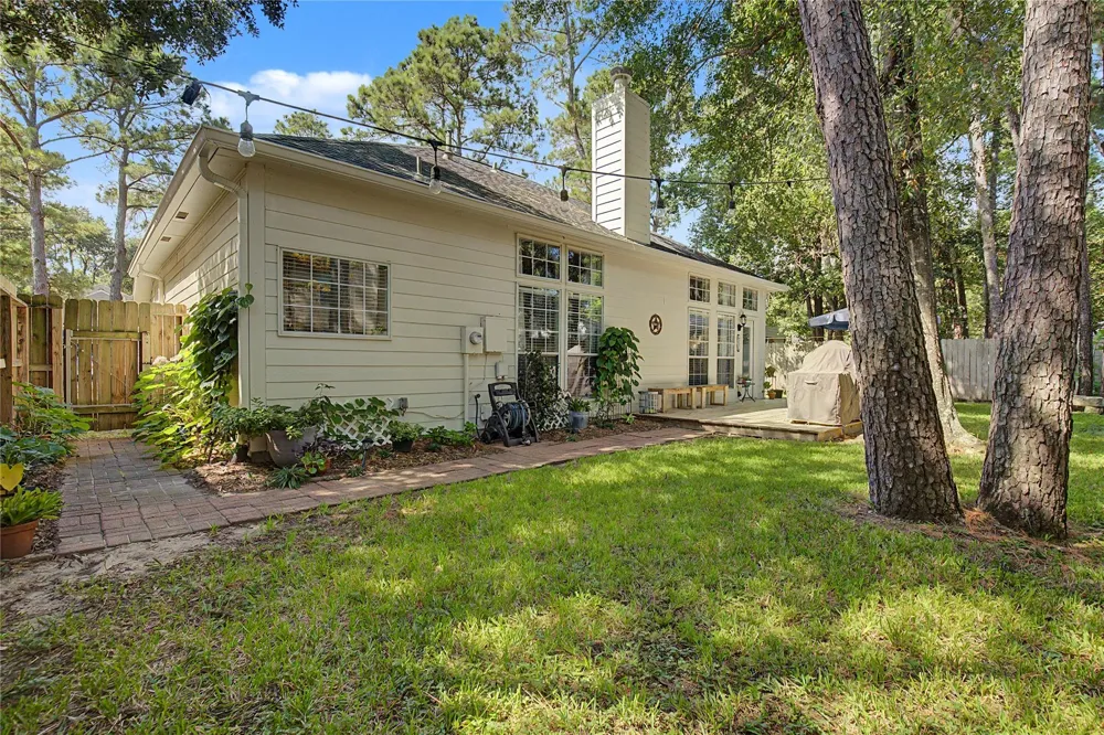 59 Laughing Brook Court The Woodlands, TX 77380