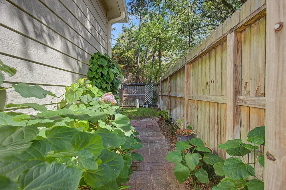 59 Laughing Brook Court The Woodlands, TX 77380
