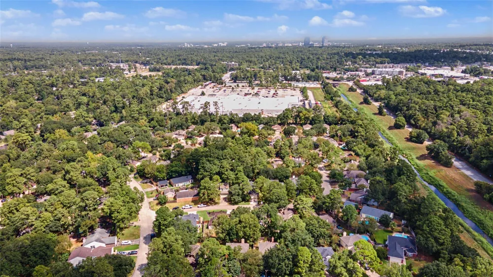 59 Laughing Brook Court The Woodlands, TX 77380