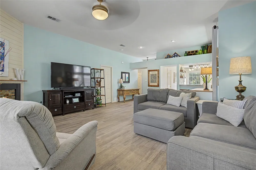 59 Laughing Brook Court The Woodlands, TX 77380