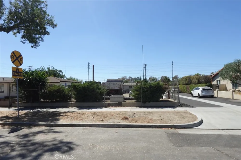 13248 5th Chino, CA 91710