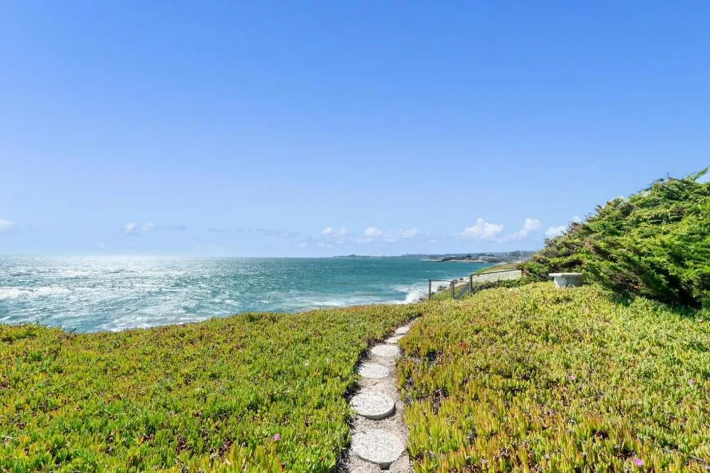 22650 E Cliff Drive Santa Cruz, CA 95062