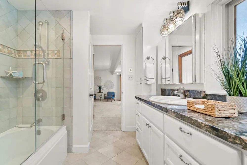 22650 E Cliff Drive Santa Cruz, CA 95062