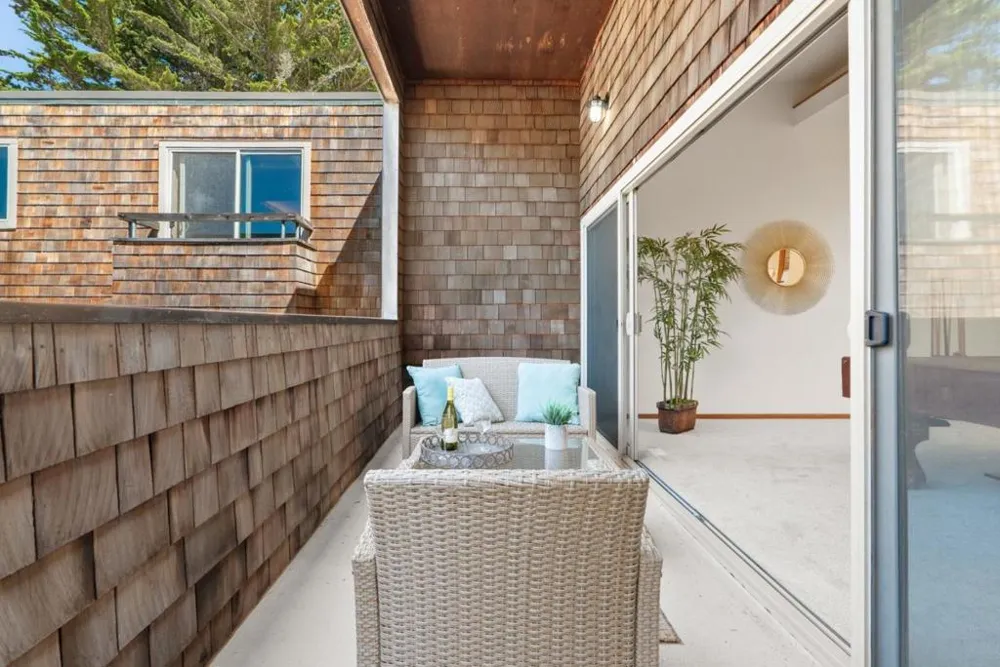 22650 E Cliff Drive Santa Cruz, CA 95062