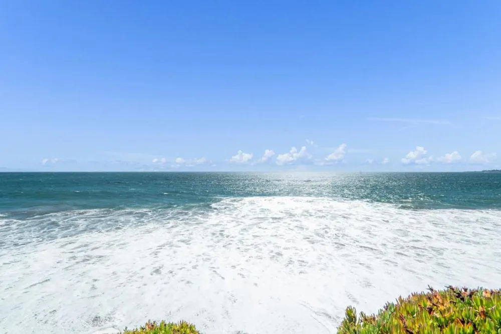 22650 E Cliff Drive Santa Cruz, CA 95062
