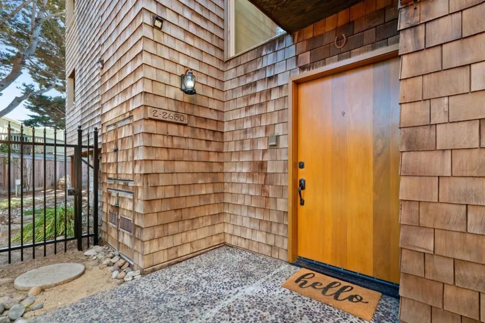22650 E Cliff Drive Santa Cruz, CA 95062