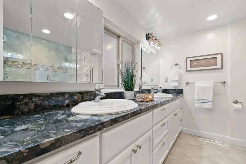 22650 E Cliff Drive Santa Cruz, CA 95062