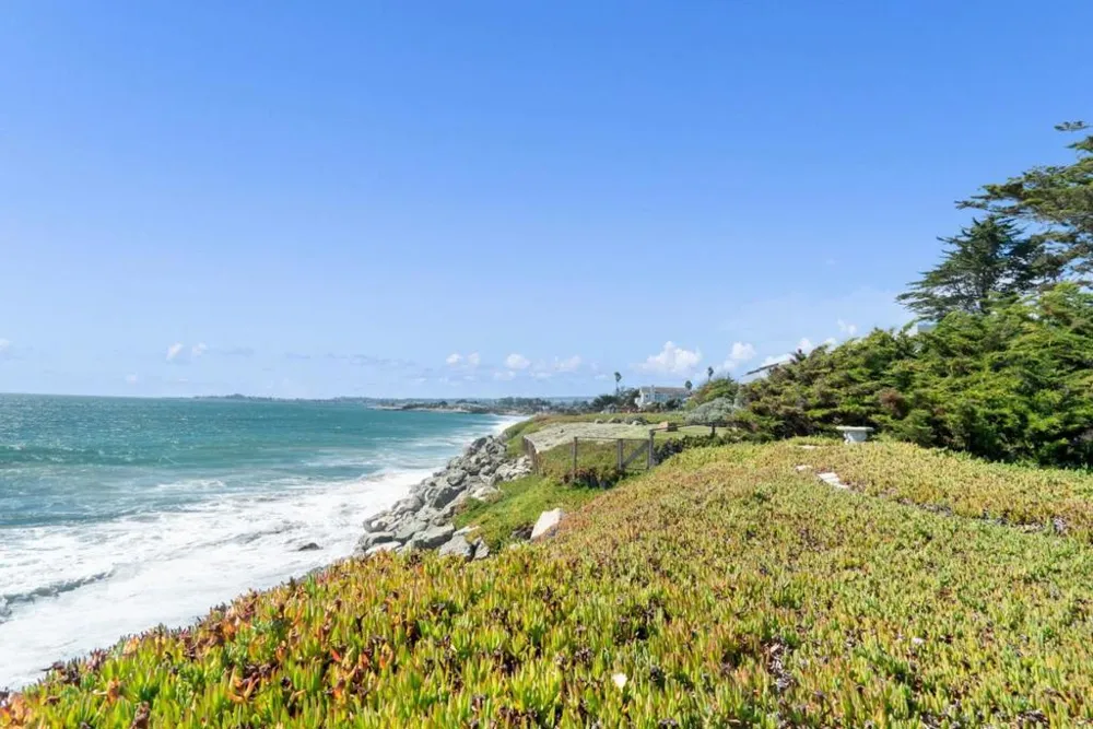 22650 E Cliff Drive Santa Cruz, CA 95062