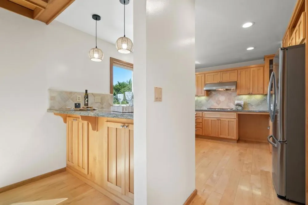 22650 E Cliff Drive Santa Cruz, CA 95062