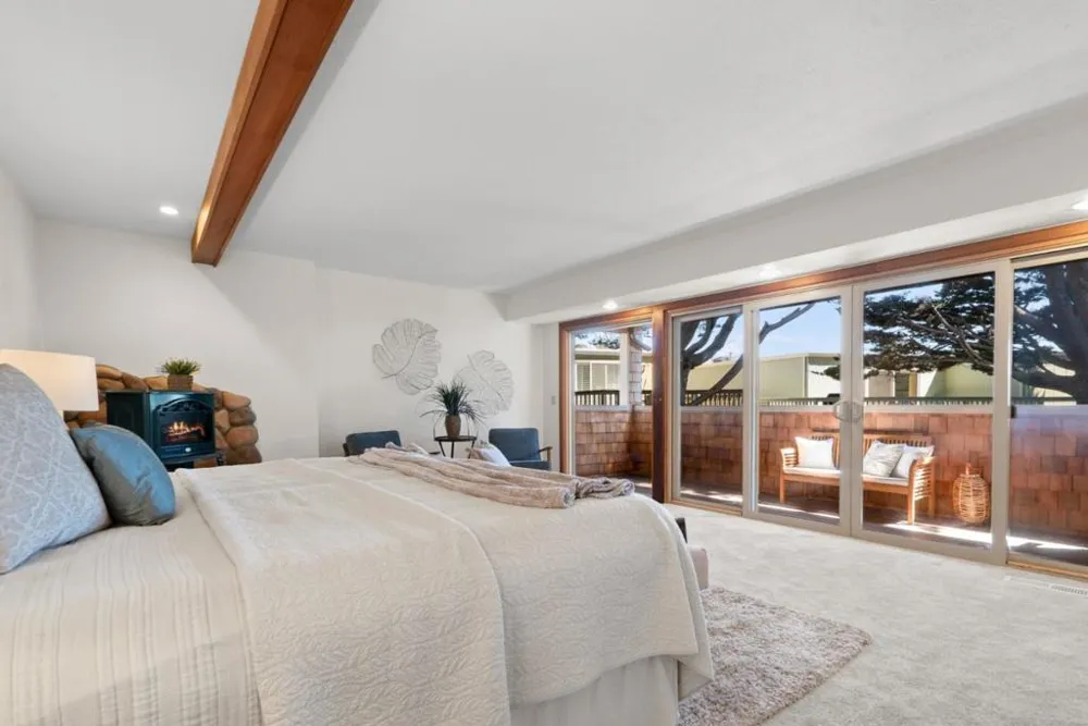 22650 E Cliff Drive Santa Cruz, CA 95062