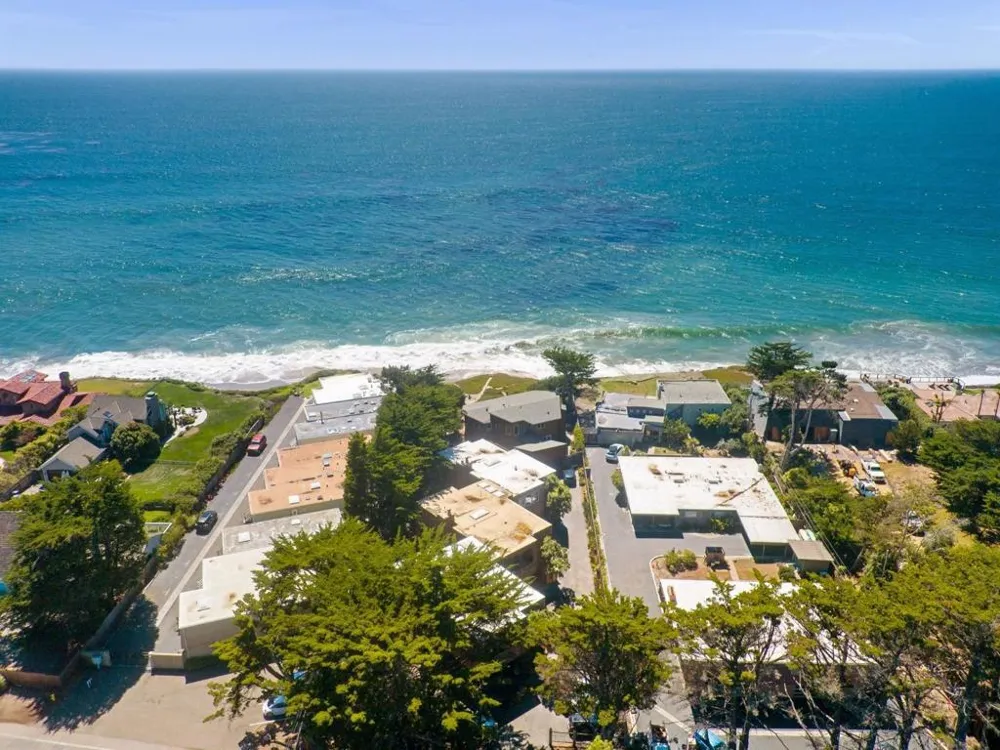 22650 E Cliff Drive Santa Cruz, CA 95062