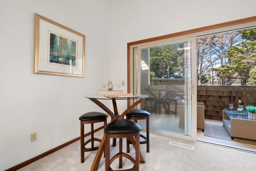 22650 E Cliff Drive Santa Cruz, CA 95062