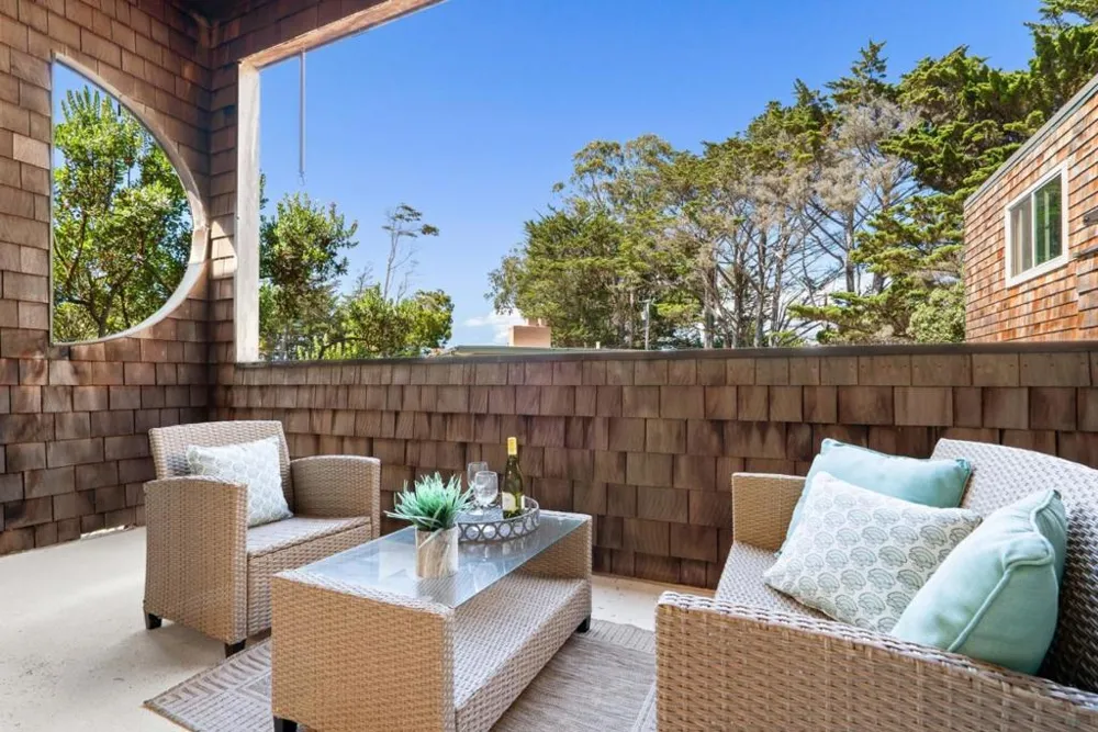 22650 E Cliff Drive Santa Cruz, CA 95062