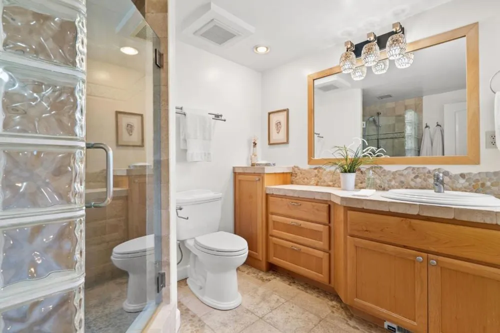 22650 E Cliff Drive Santa Cruz, CA 95062